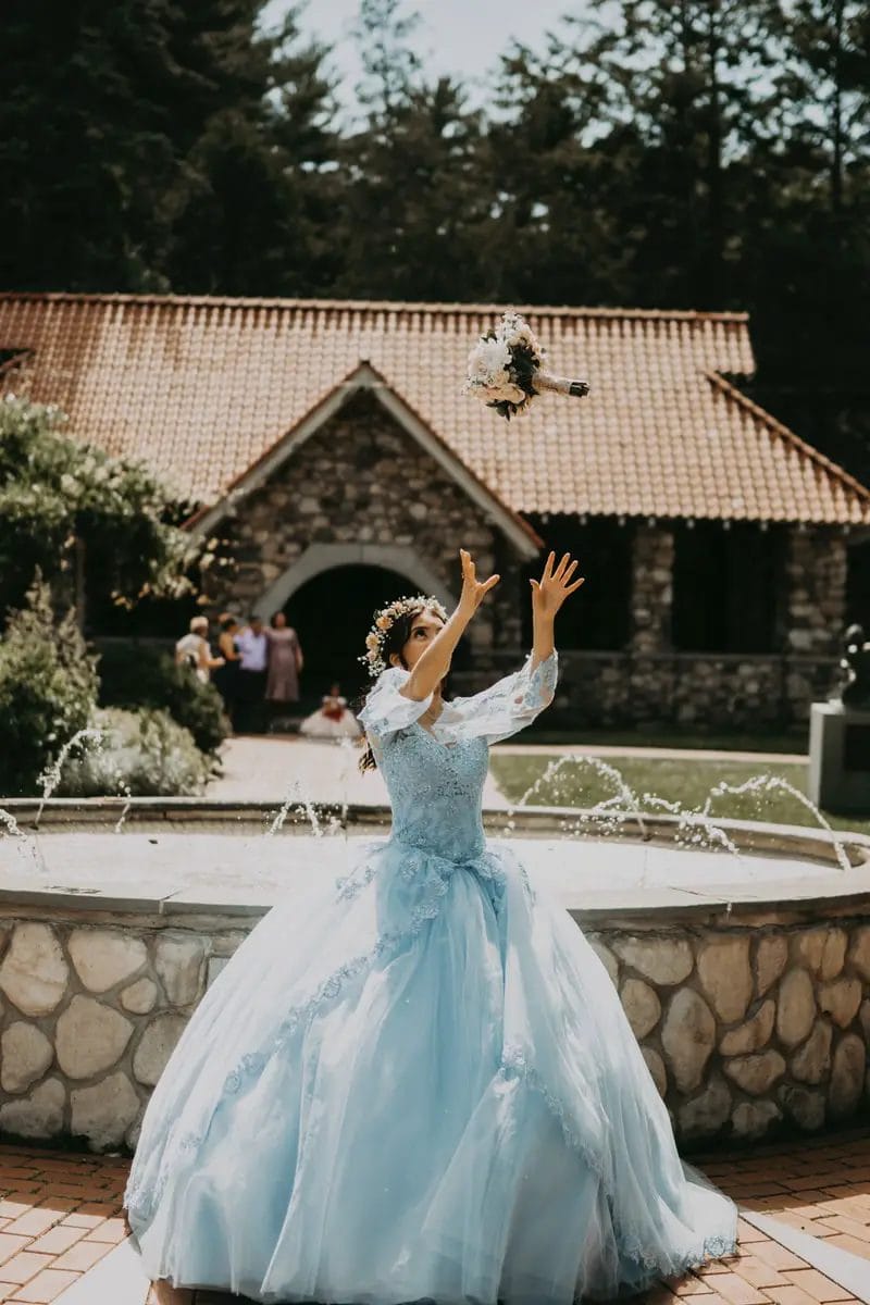 The Average Cost of a Quinceanera [Pricing Stats] Pricing And Cost Data